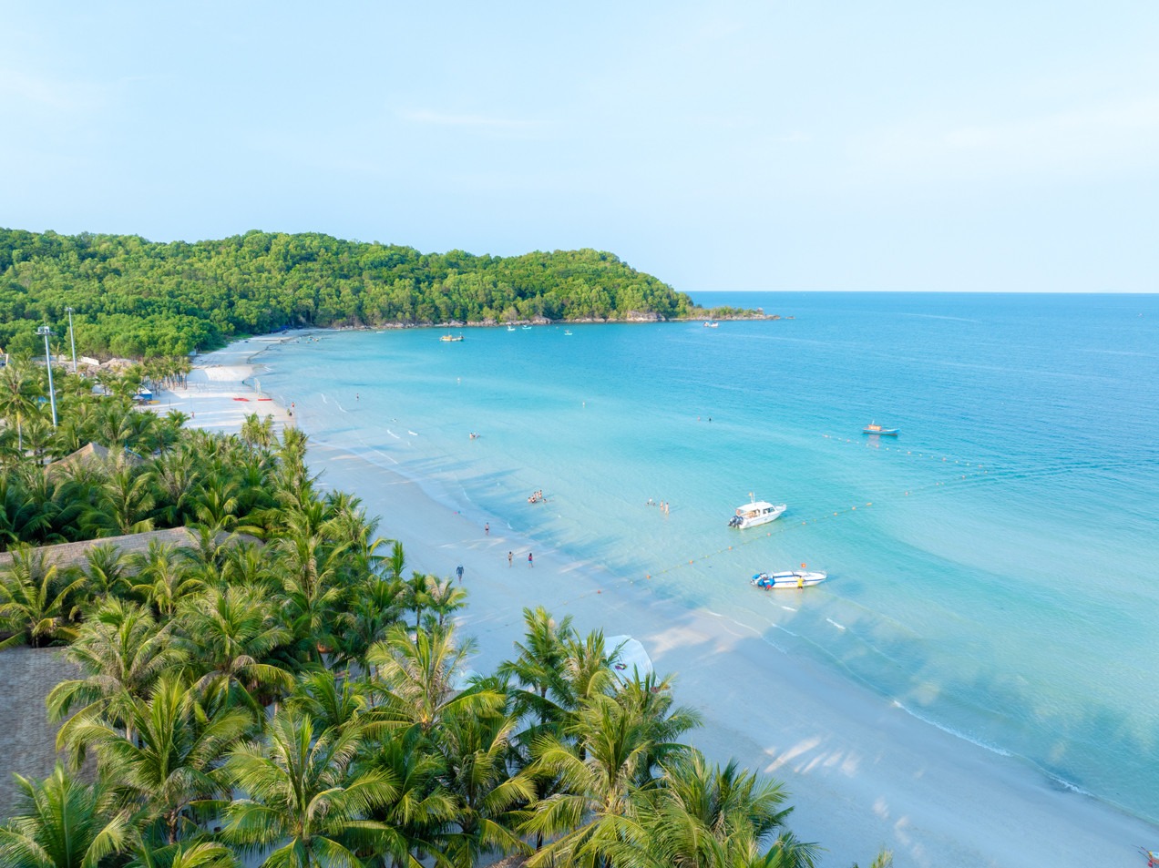 The stunning beauty of beaches like Bai Kem, ranked among the world’s most beautiful, continues to earn Phu Quoc international acclaim 