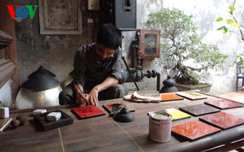 Traditional VN lacquer painting show in Ha Noi - Viet Nam National ...