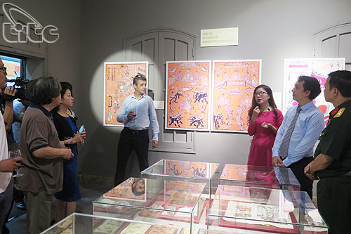 Vietnamese folk paintings displayed in Thang Long Citadel - Viet Nam ...