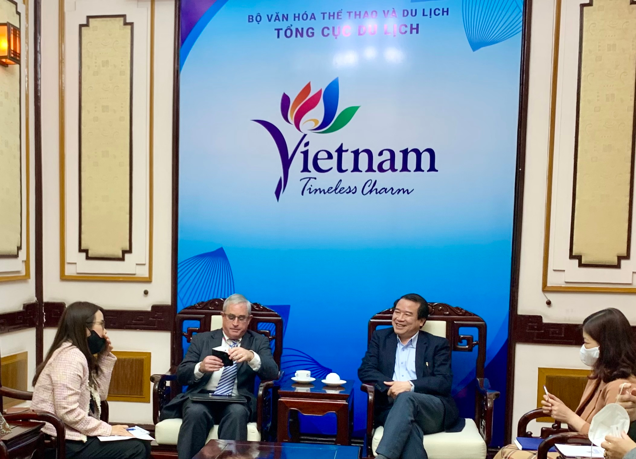 Strengthen cooperation and exchange of tourists between Vietnam and the ...