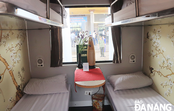 Da Nang Station welcomes first high-quality train from Ha Noi - Viet ...