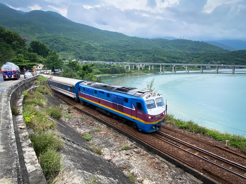 train journey vietnam