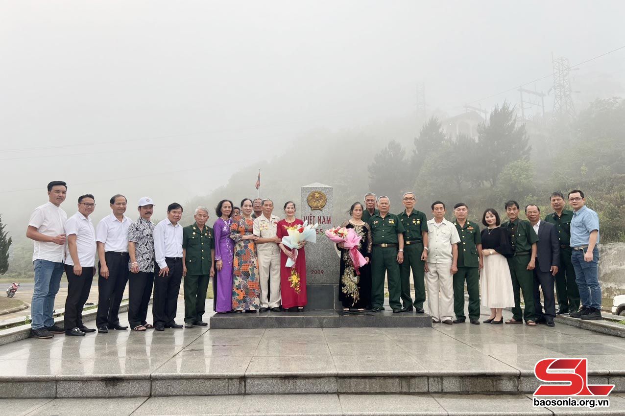 Opening of international tourist route Thai Binh - Moc Chau - Sam Nua ...