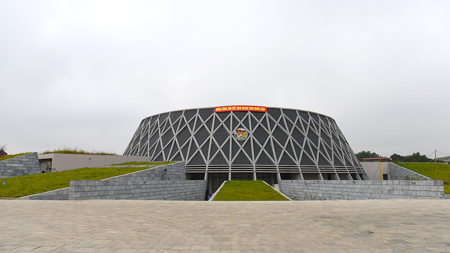 https://images.vietnamtourism.gov.vn/en/images/2024/dec/bt-dbp-1-1.jpg