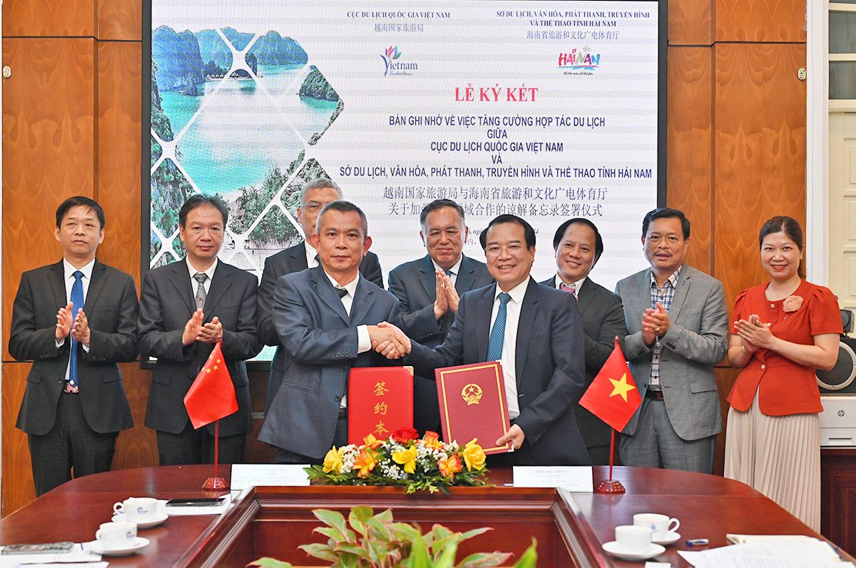 VNAT signs MoU with Hainan (China) on strengthening tourism cooperation ...