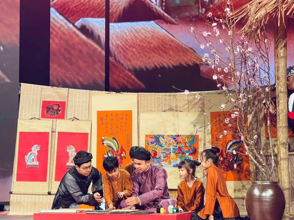 Adding contemporary touches to folk painting - Viet Nam National ...