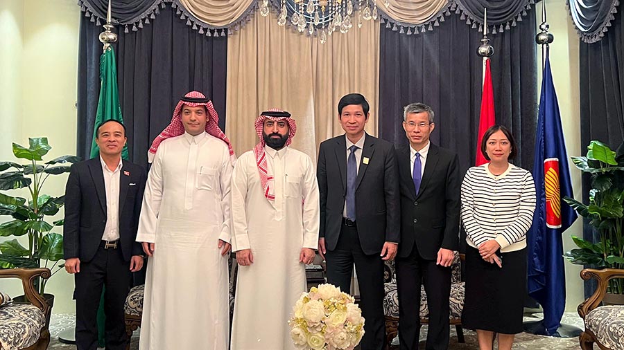 Saudi Arabia Seeks to Strengthen Investment and Tourism Cooperation ...