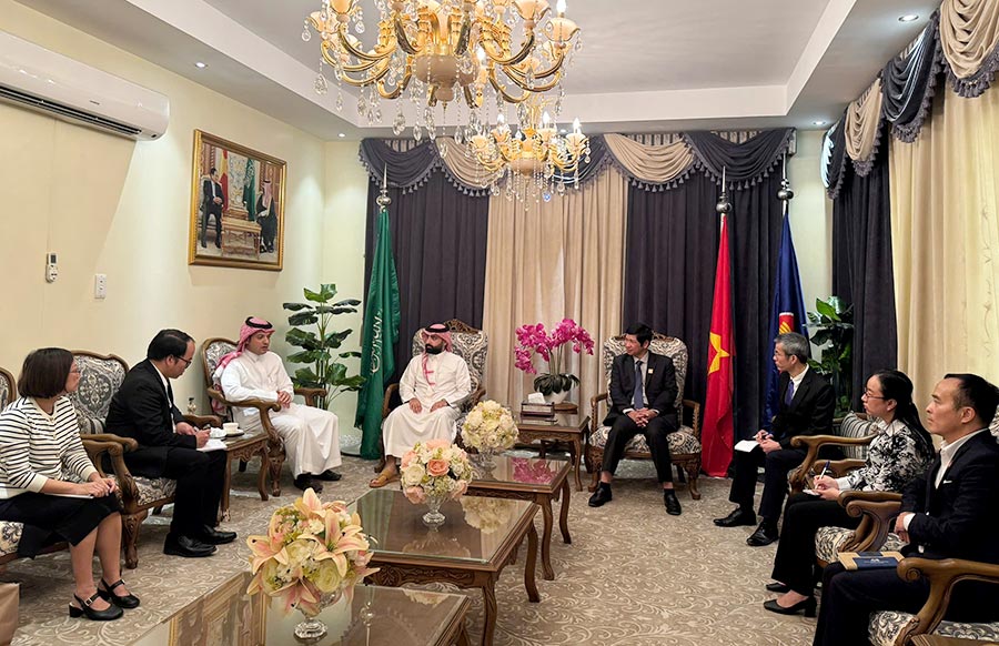 Saudi Arabia Seeks to Strengthen Investment and Tourism Cooperation ...