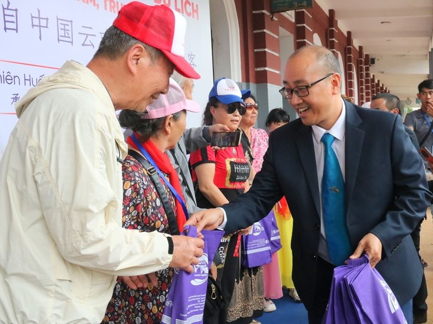 Ho Chi Minh City receives six million foreign arrivals in 11-month ...