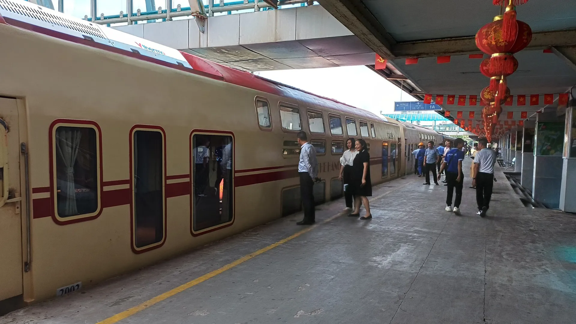Hanoi to launch double-decker night train for heritage tour - Viet Nam ...