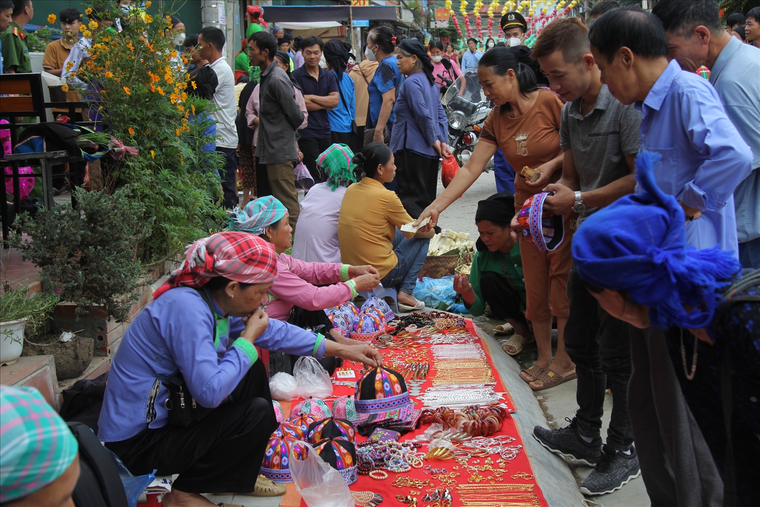 Chợ phiên Bảo Lạc