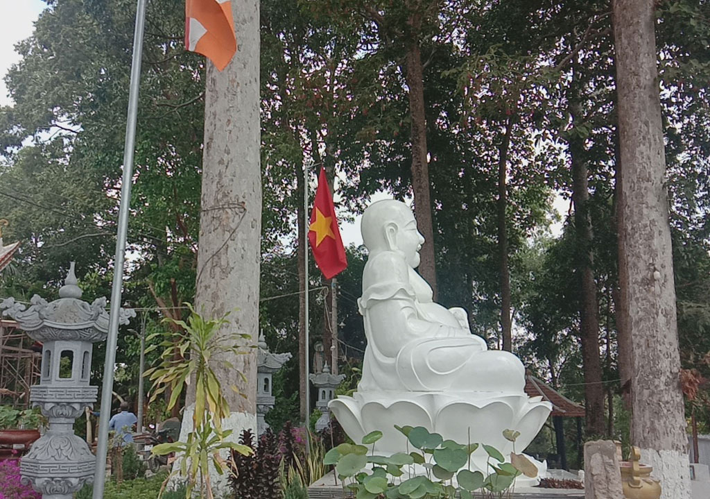 CHÙA NÚI NỔI AN GIANG GẮN LIỀN VỚI TRUYỀN THUYẾT KỲ BÍ VÀ MIẾU ÔNG TÀ