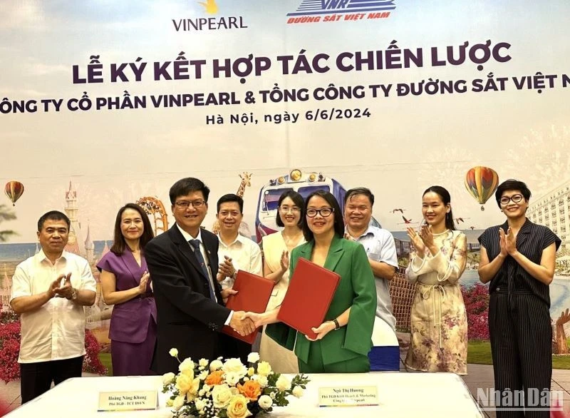 Ngành đường sắt hợp tác Vinpearl phát triển du lịch