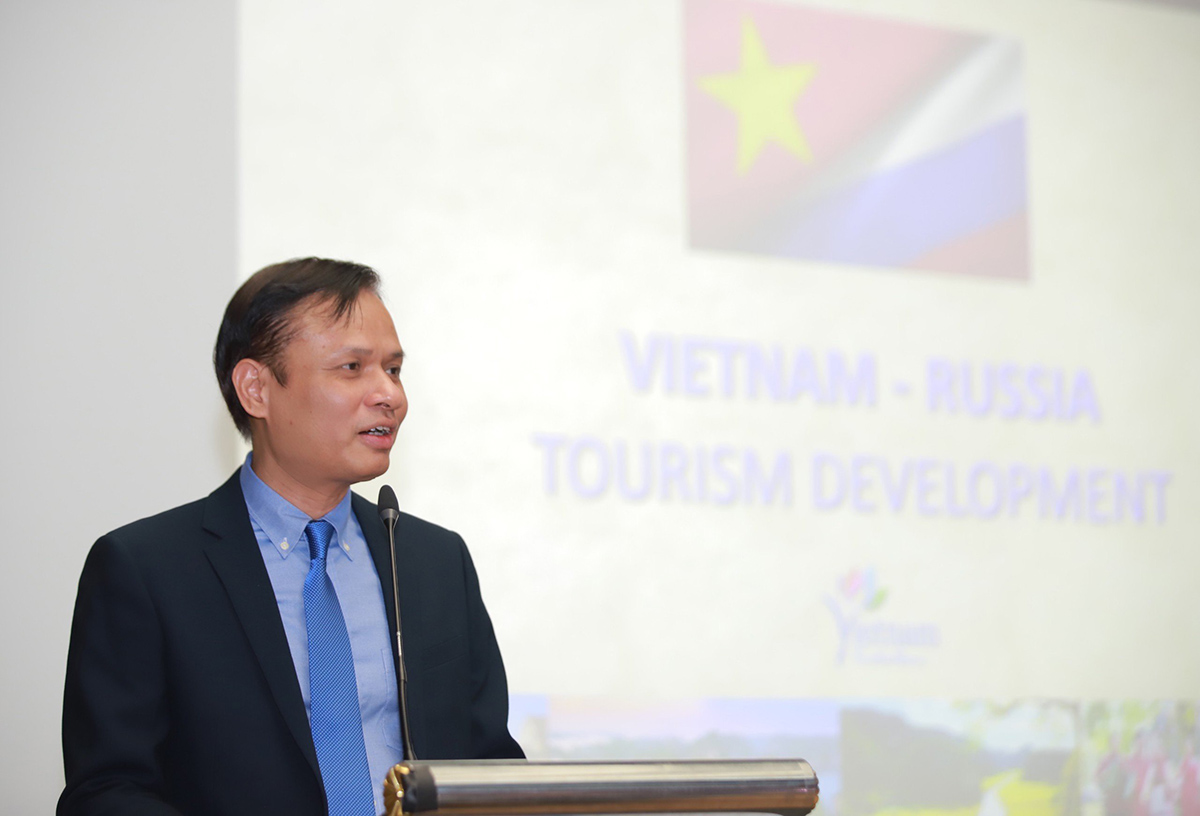 New Russian-Made Minibuses Enhance Nha Trang Tourism, Boosting Vietnam-Russia Cooperation