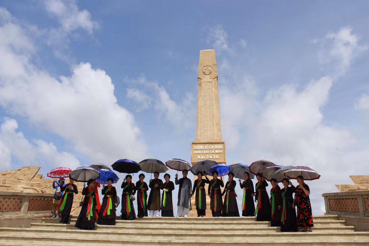 Năm 2025, du lịch Cà Mau đón hơn 8 triệu lượt khách - Ảnh 2.