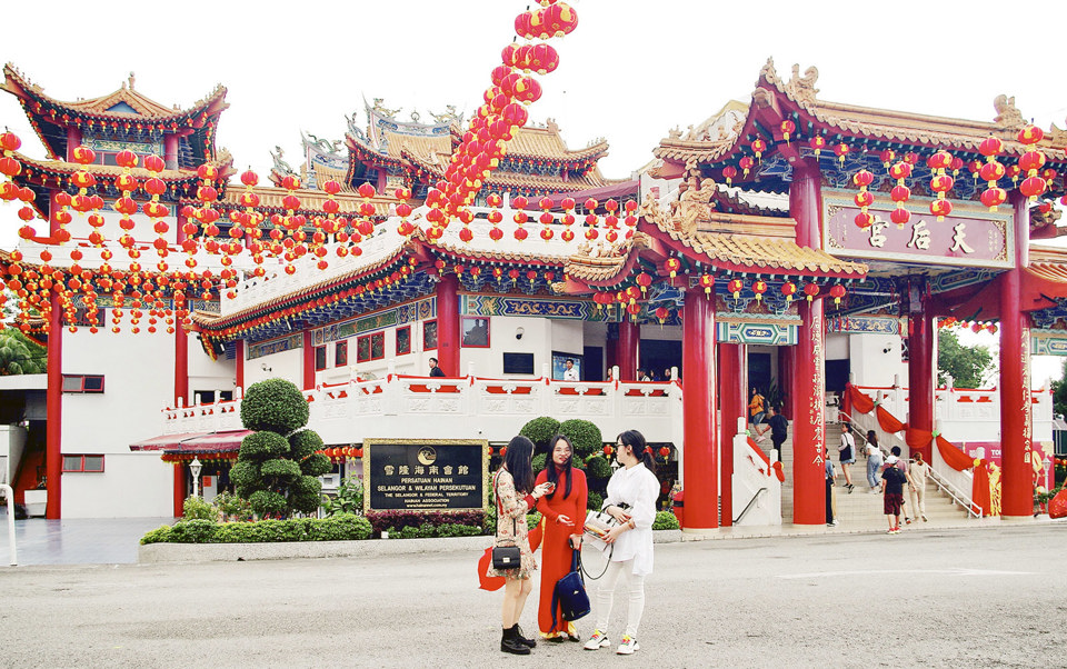 Du lịch tâm linh hút khách những ngày đầu năm
