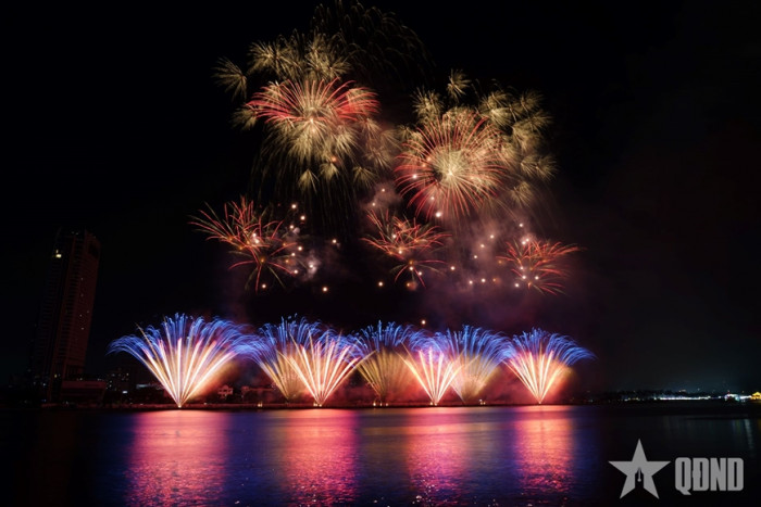 Pháo hoa đêm lễ hội