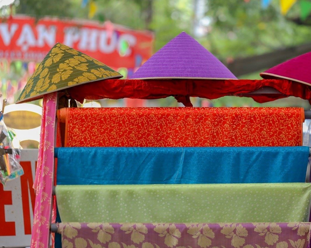Hà Nội: Tôn vinh lụa Hà Đông, hấp dẫn du khách đến làng lụa Vạn Phúc