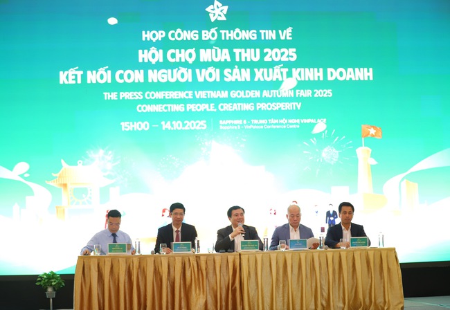 Thứ trưởng Hồ An Phong: Người dân đến với Hội chợ mùa Thu 2025 không chỉ trải nghiệm mua sắm mà còn để thưởng thức văn hóa