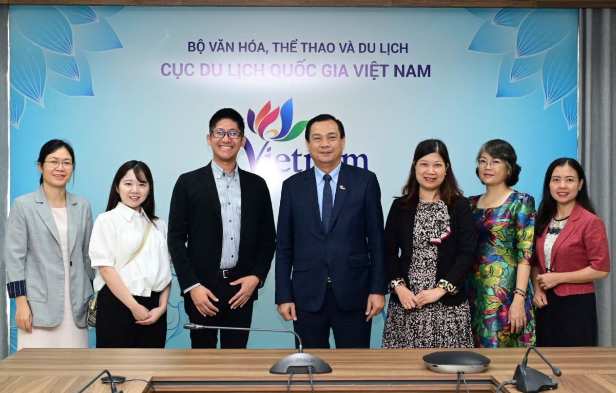 Tăng cường kết nối hàng không, trao đổi khách du lịch giữa Việt Nam và Fukuoka (Nhật Bản)