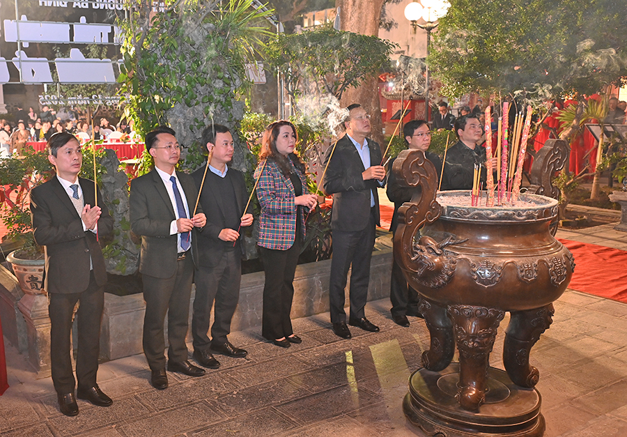 Ra mắt tour trải nghiệm “Hà Nội - Chạm miền ký ức”: Hành trình du lịch hoài niệm tại Trúc Bạch