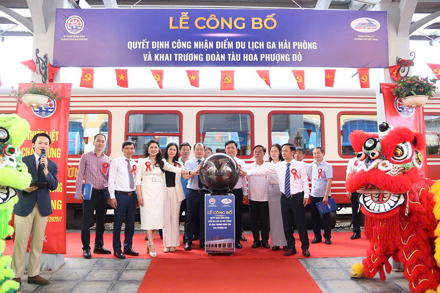 Hải Phòng khai trương đoàn tàu du lịch chất lượng cao “Hoa phượng đỏ”