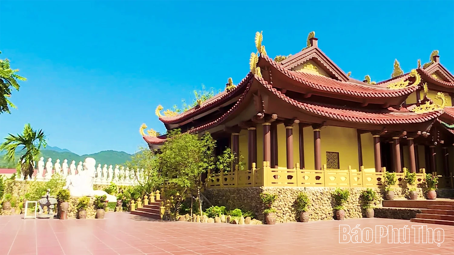 PHÒNG NGHỈ SANG TRỌNG MANG PHONG CÁCH Ả RẬP TẠI VƯỜN VUA RESORT