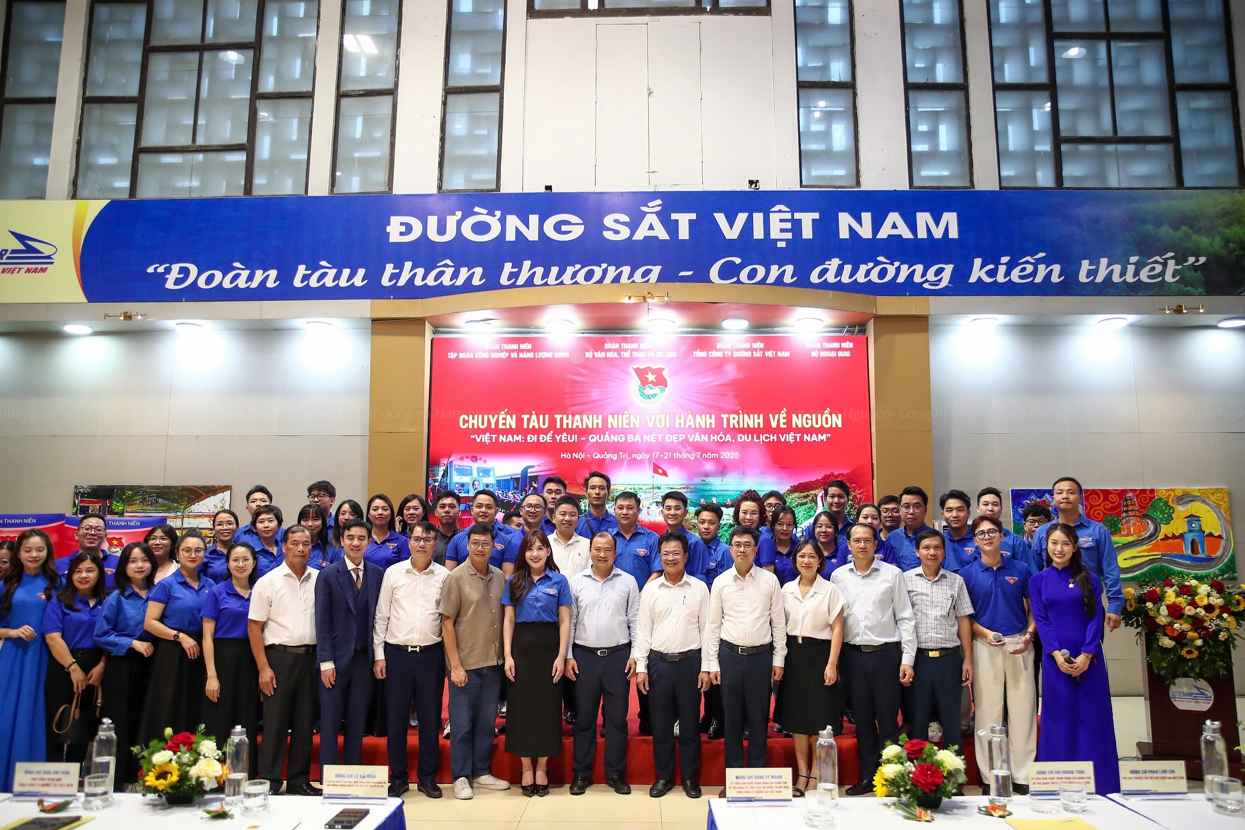 Chuyến tàu Thanh niên với hành trình về nguồn kết hợp quảng bá vẻ đẹp du lịch Việt Nam