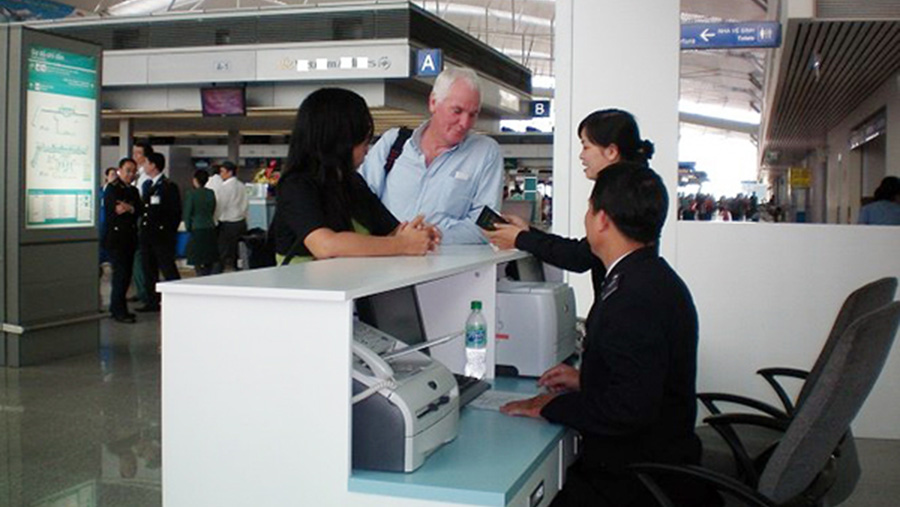 Miễn thị thực với người nước ngoài thuộc diện đặc biệt