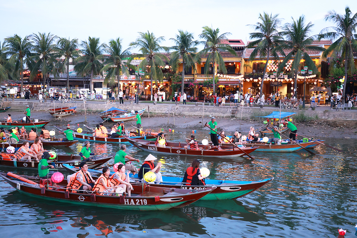 Bức tranh tăng trưởng của du lịch Việt Nam và Thái Lan